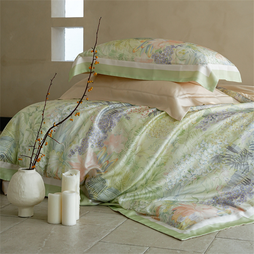 Set di Biancheria da Letto di  - Silk Sheet Set recensione e prezzo