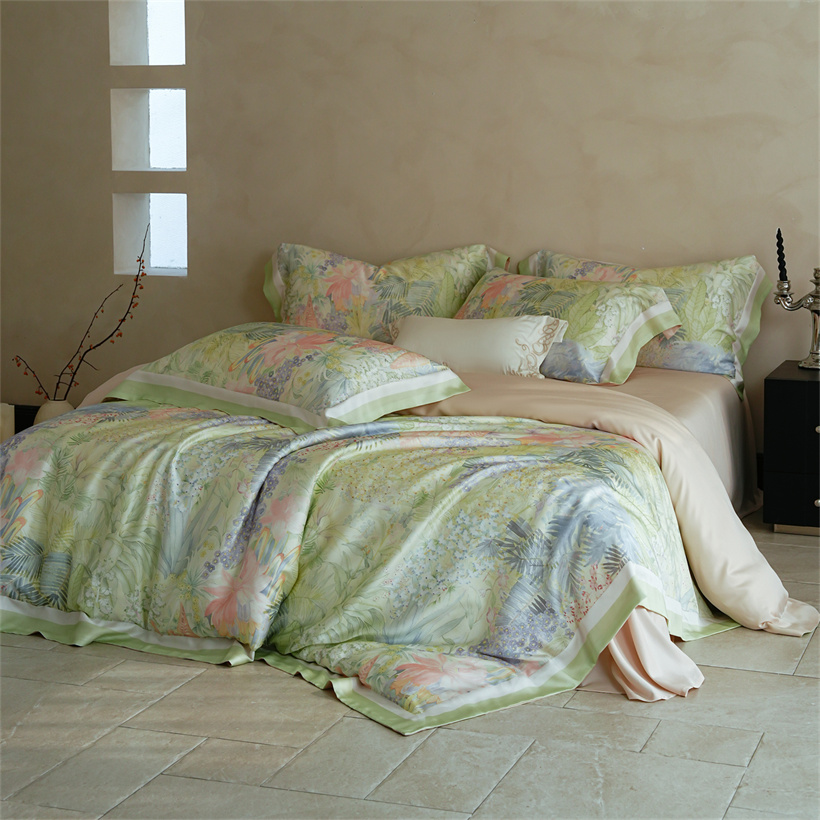 Set di Biancheria da Letto di  - Silk Sheet Set recensione e prezzo